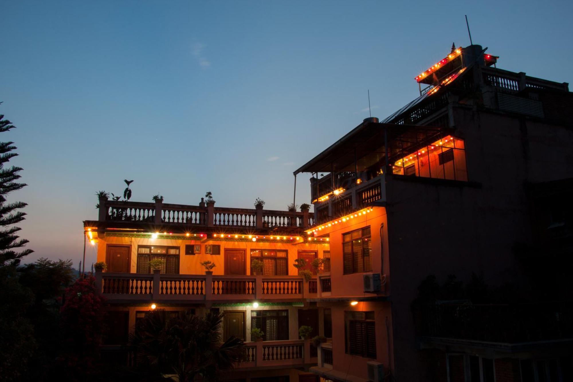 Hotel Metropolitan Kantipur Katmandou Extérieur photo